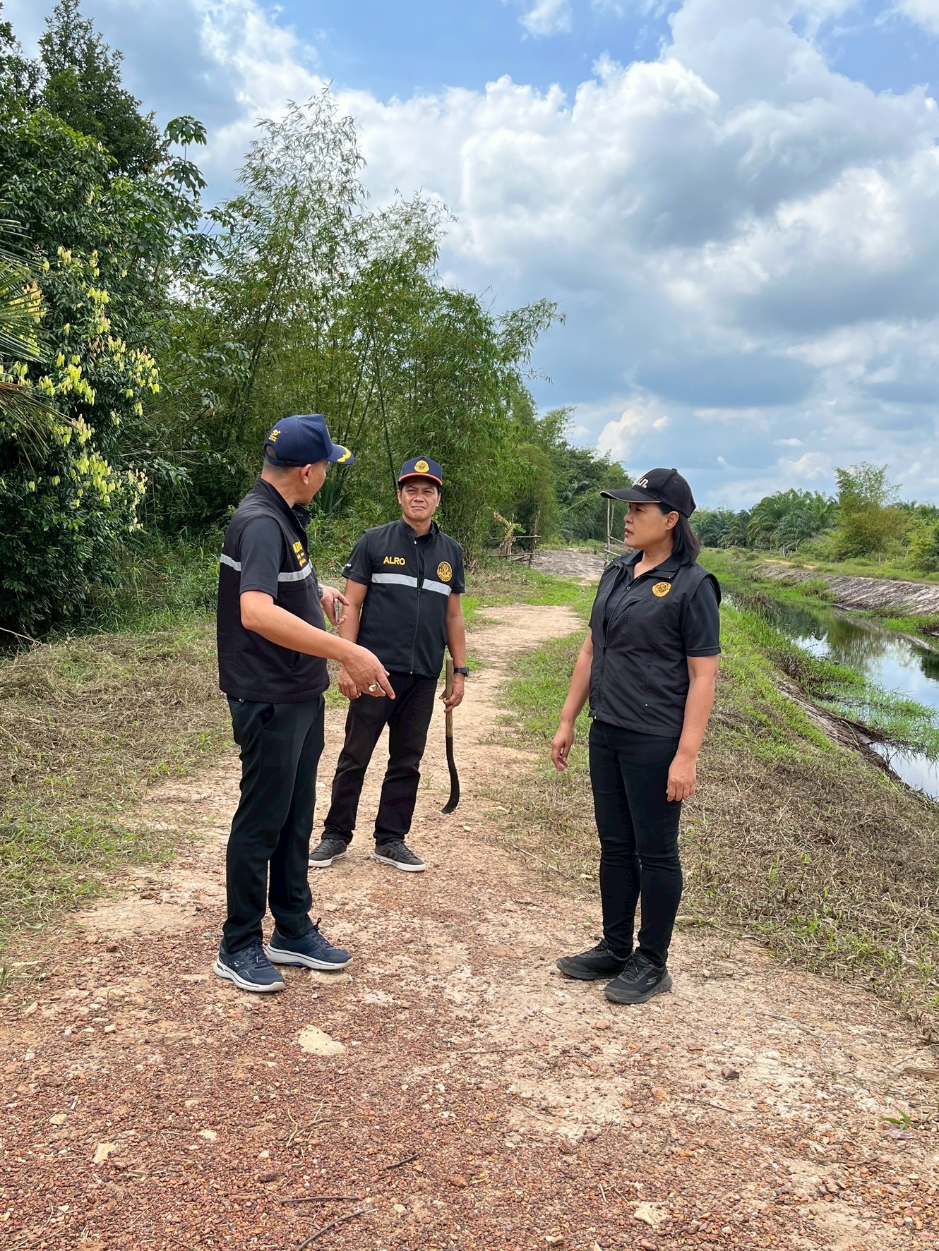 title - ผู้ตรวจราชการ ส.ป.ก. ร่วมคณะ รมช.กษ. ลงพื้นที่เร่งรัดการดำเนินงาน ยกระดับ คุณภาพชีวิตเกษตรกร จังหวัดนราธิวาส